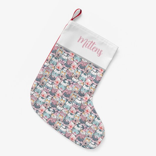 お洒落数々のモノグラムのパターン(の模様が)あるチャーム スモールクリスマスストッキング (正面 (吊り時))