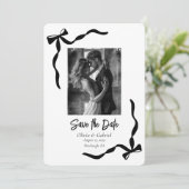 お洒落白黒フレーム写真の保存日付 招待状 (スタンド正面)