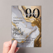 お洒落金ゴールド | ホワイトマーブルモダン90誕生日パーティー アクリル招待状 (インサイチュ (ポータブル))