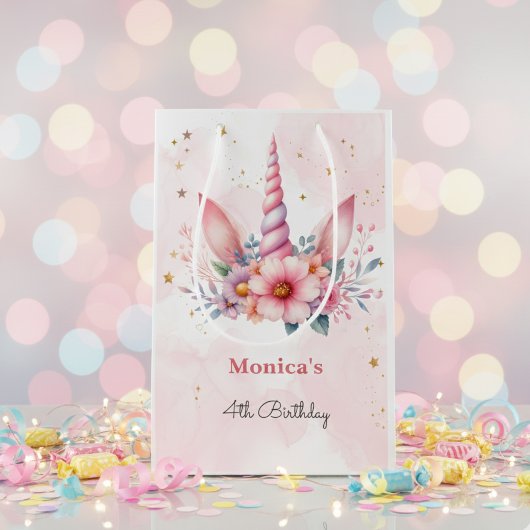 お洒落魔法ピンクユニコーン子供の誕生日 ミディアムペーパーバッグ