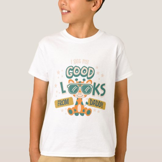 お父さんに似てかっこいいよ 面白い子供の引用 Tシャツ (正面)