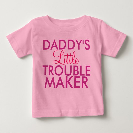 お父さんの少しトラブル・メーカーのピンク ベビーTシャツ (正面)