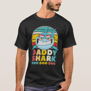 お父さんの鮫のDoo Doo DooのTシャツ Tシャツ