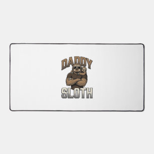 お父さんナマケモノの面白い家族ビンテージ風彫刻Tシャツ_1 デスクマット