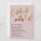 お祝いしよう！ゴールドの手書き文字のダスティーローズ 招待状 (正面)