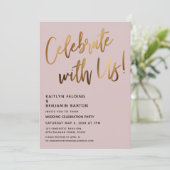 お祝いしよう！ゴールドの手書き文字のダスティーローズ 招待状 (スタンド正面)