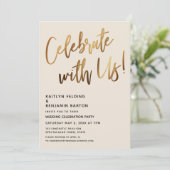 お祝いしよう！ ミニマル ゴールド 手書き クリーム 招待状 (スタンド正面)