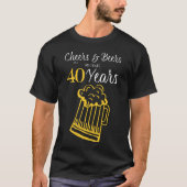 お祝いとビールで40年のタイポグラフィー誕生日 Tシャツ (正面)
