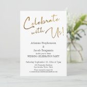 お祝いにご一緒しましょう! シンプルなゴールドの結婚式の案内 招待状 (スタンド正面)