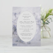 お祝いの人生の葬儀ほこりっぽい紫のフローラ 招待状 (スタンド正面)