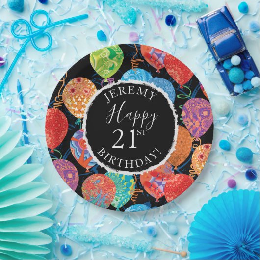 お祝いの誕生日の気球は名前および年齢を加えます ペーパープレート (パーティー)