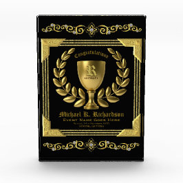 お祝いの金コップの月桂樹のリースのモノグラム 表彰盾