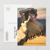 お祝いシーズンにぴったりな、シンプルでモダンな写真カード。 チェアーズ ホリデー ローズゴールドのエ シーズンポストカード (正面/裏面)