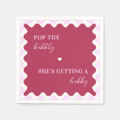 お祝いポップ 彼女が結婚するよ おしゃれなウェーブフレーム スタンダードカクテルナプキン (正面)