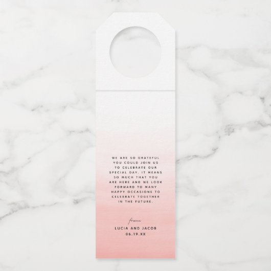 お祝い ピンク モダン デスティネーション ウェディング ボトルネックタグ (裏面)