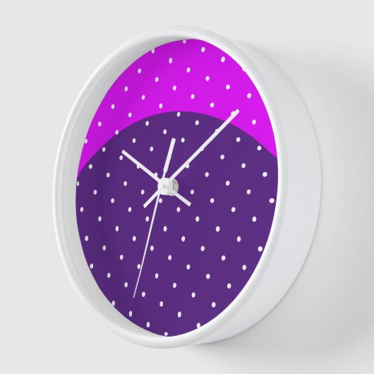 お祭りドットパープルカーブ ビビッドピンクの三日月 壁時計 (傾斜)