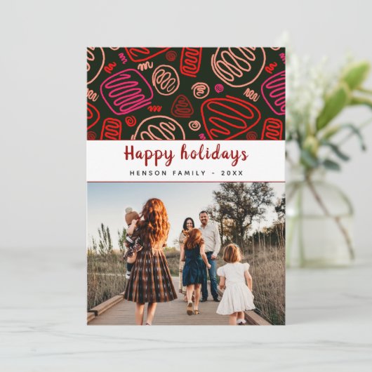 お祭り気分を高める 赤いワンラインアートのクリスマス家族写真 シーズンカード (スタンド正面)