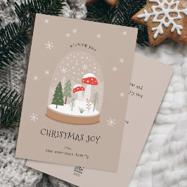 お祭り気分満載のスノーグローブツリーとキノコのクリスマス シーズンカード