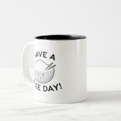 お米の日を過ごす ツートーンマグカップ (正面左)