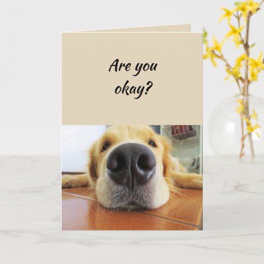 お考える前のおもしろい犬の鼻はラフだ カード (黄色い花)