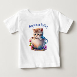 お茶のカップで子猫をパーソナライズ ベビーTシャツ