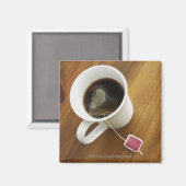 お茶のカップの高角度ビュー マグネット (正面/裏面)