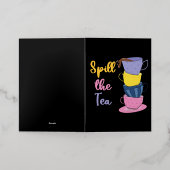 お茶をこぼす – お茶を飲む人 箔グリーティングカード (外側レイダウン)