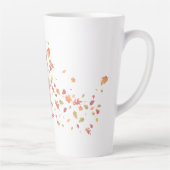 お茶を飲む女の飛んでいる子葉 カフェラテマグ (右)