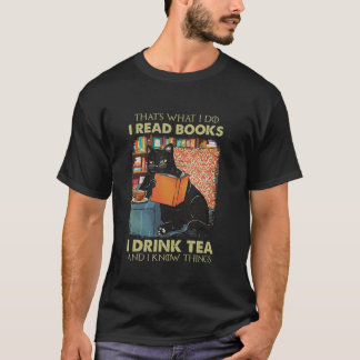 お茶を飲んでは本を出す Tシャツ