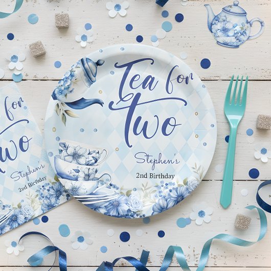 お茶を2つ、2歳の誕生日子供へ ペーパープレート