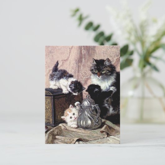 お茶会の旧式な絵画を遊んでいる猫の子ネコ インビテーションポストカード (スタンド正面)