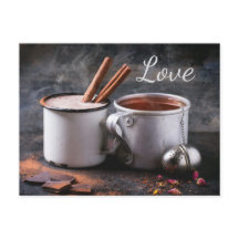 お茶素朴と熱いチョコレートのカップルの恋のカップ