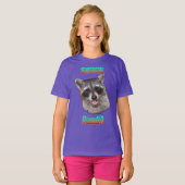 お菓子の泥棒のタイトルがかわいいアライグマの子供Tシャツ Tシャツ (正面フル)