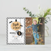 お菓子をくれなきゃイタズラしちゃうよ ハロウィン 写真 誕生日 招待状 (スタンド正面)