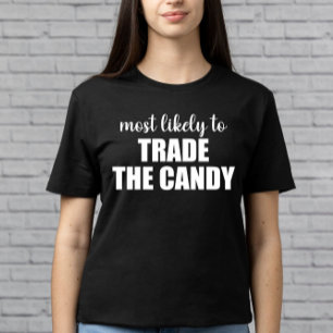 お菓子をトレードしそうな人 ハロウィンの面白いデザイン Tシャツ
