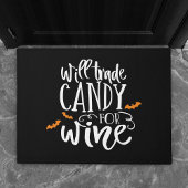 お菓子をワインに替える |かわいいハロウィーンのユーモア ドアマット