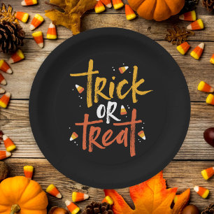 お菓子コーンハロウィーンのトリックまたは治療 ペーパープレート