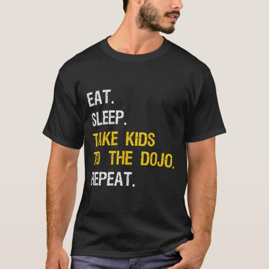 お菓子目当てで来ただけのスケルトン スプーキーシーズン Tシャツ (正面)
