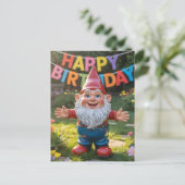 お誕生日おめでとうのバナーを掲げる陽気な庭の小人 ポストカード (スタンド正面)