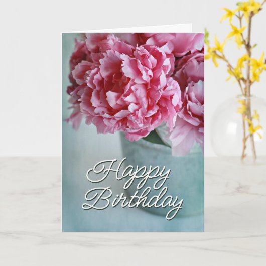 お誕生日おめでとう | テーブルに芍薬 カード (黄色い花)