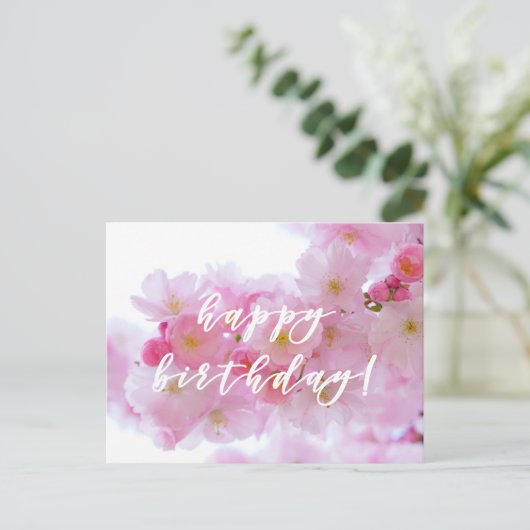 お誕生日おめでとう！ピンクの桜の花のポストカード ポストカード (スタンド正面)