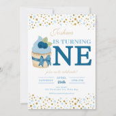 お誕生日おめでとう！ブルーベリーカップケーキの1歳誕生日パーティー 招待状 (正面)