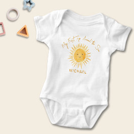 お誕生日おめでとう!赤ちゃんの1歳の太陽の旅 ベビーボディスーツ
