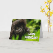お誕生日おめでとう | 赤ちゃんマウンテンゴリラ カード (黄色い花)