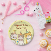 お誕生日のネコ3兄弟 | 名前と年齢のカスタマイズ ペーパープレート (パーティー)