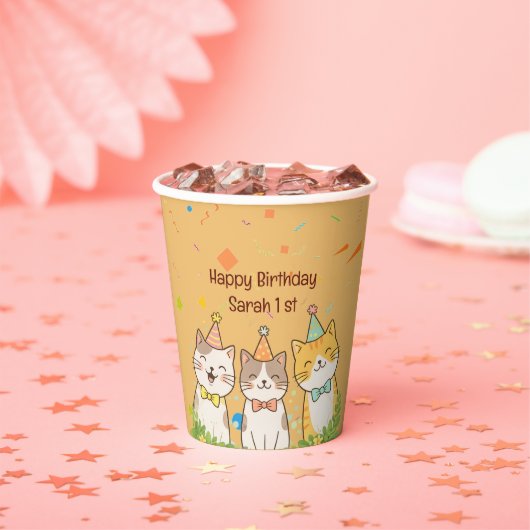 お誕生日のネコ3兄弟 | 名前と年齢のカスタマイズ 紙コップ (インサイチュ)
