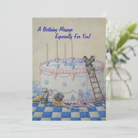 お誕生日ケーキと可愛い小さなネズミ カード (スタンド正面)