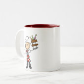 お誕生日ケーキのマグを持つシェフ ツートーンマグカップ (正面左)