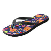 お誕生日ケーキペーストリーパターンデザイン ビーチサンダル (アングル)