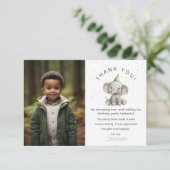 お誕生日写真をスタンプで飛び越えて、かわいい象ちゃん！子供の誕生日写真 サンキューカード (スタンド正面)